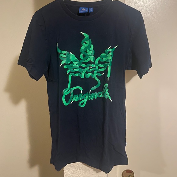 Adidas shirt - Picture 1 of 3